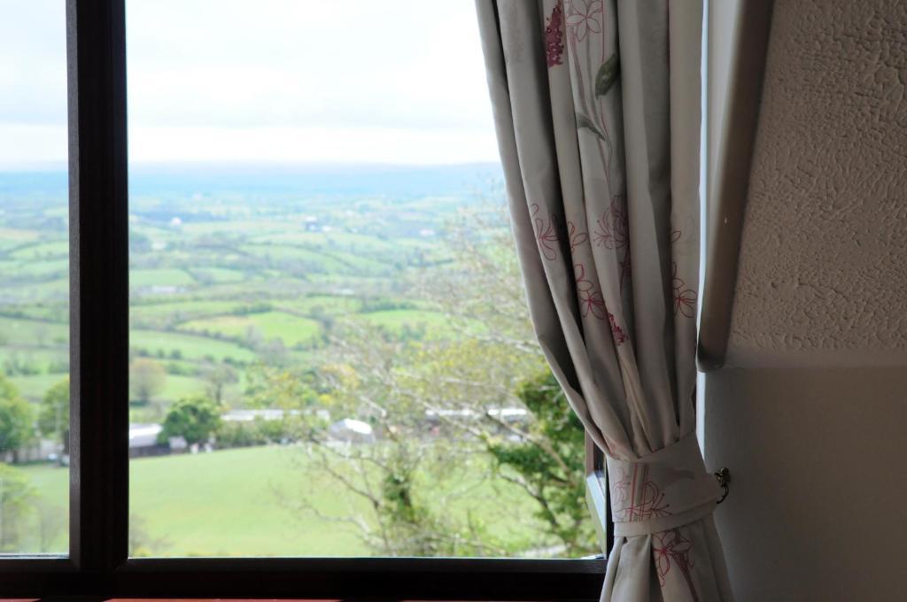 Goldenhill Guesthouse Omagh Dış mekan fotoğraf